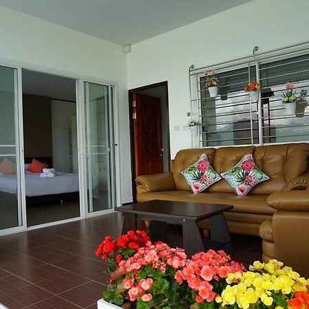 C View Home Pua Exterior photo